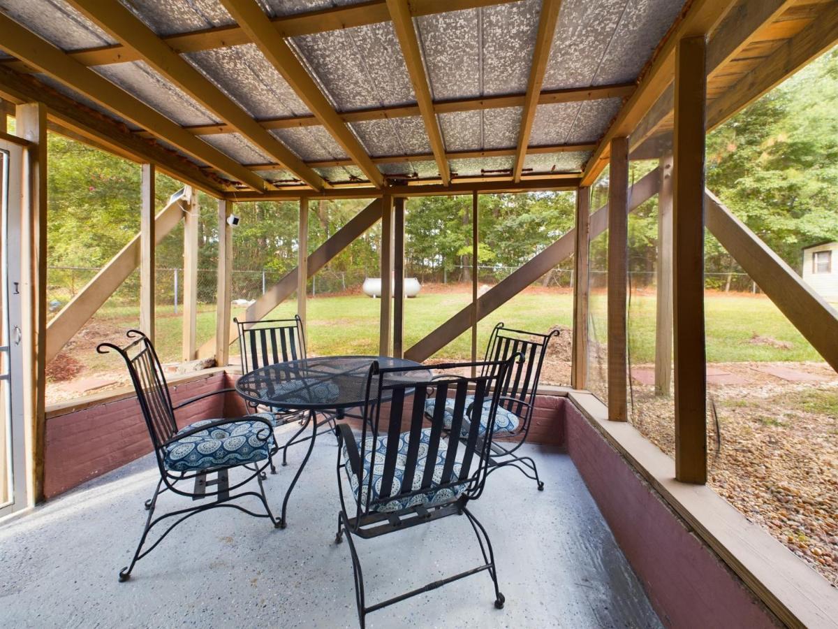 פייטוויל Pine Forest Zen Cottage - 10 Min To Fort Bragg מראה חיצוני תמונה